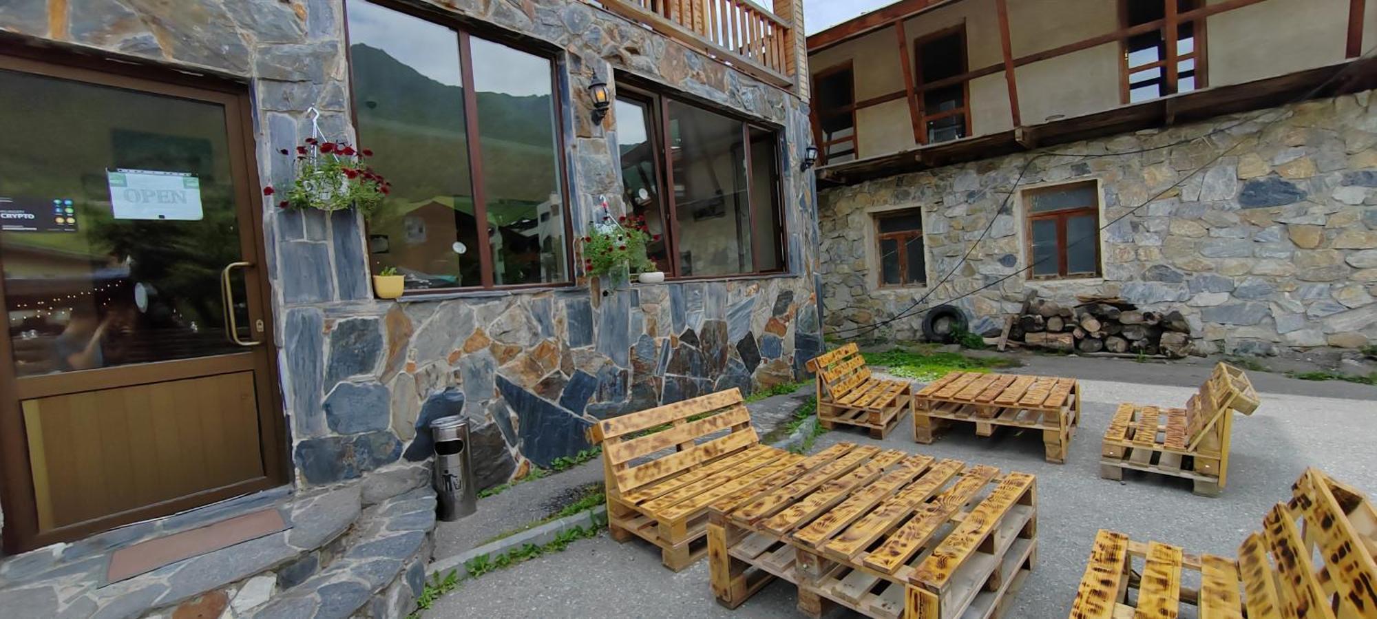 Hotel Svanseti Местія Екстер'єр фото