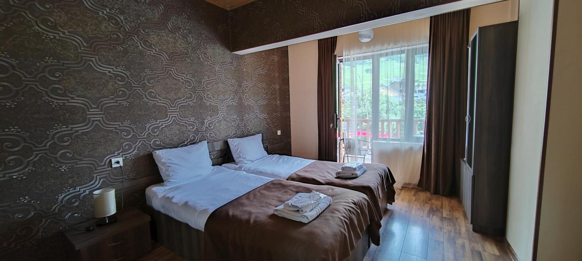 Hotel Svanseti Местія Екстер'єр фото