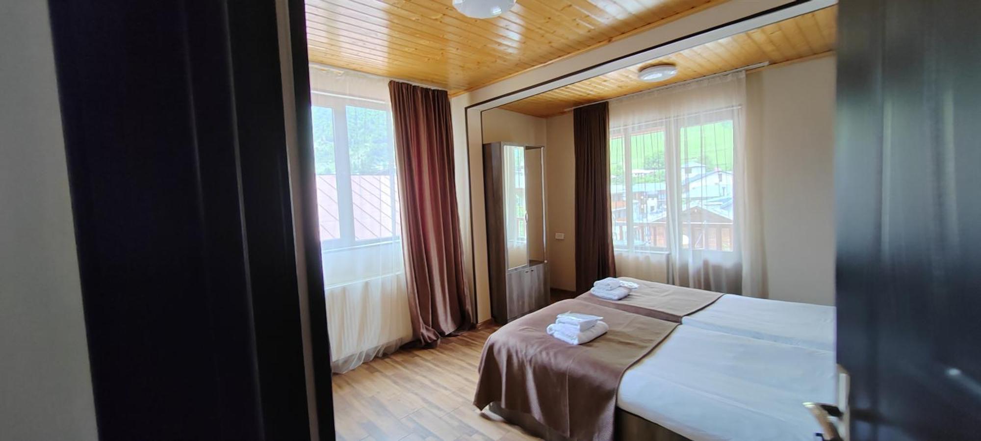 Hotel Svanseti Местія Екстер'єр фото