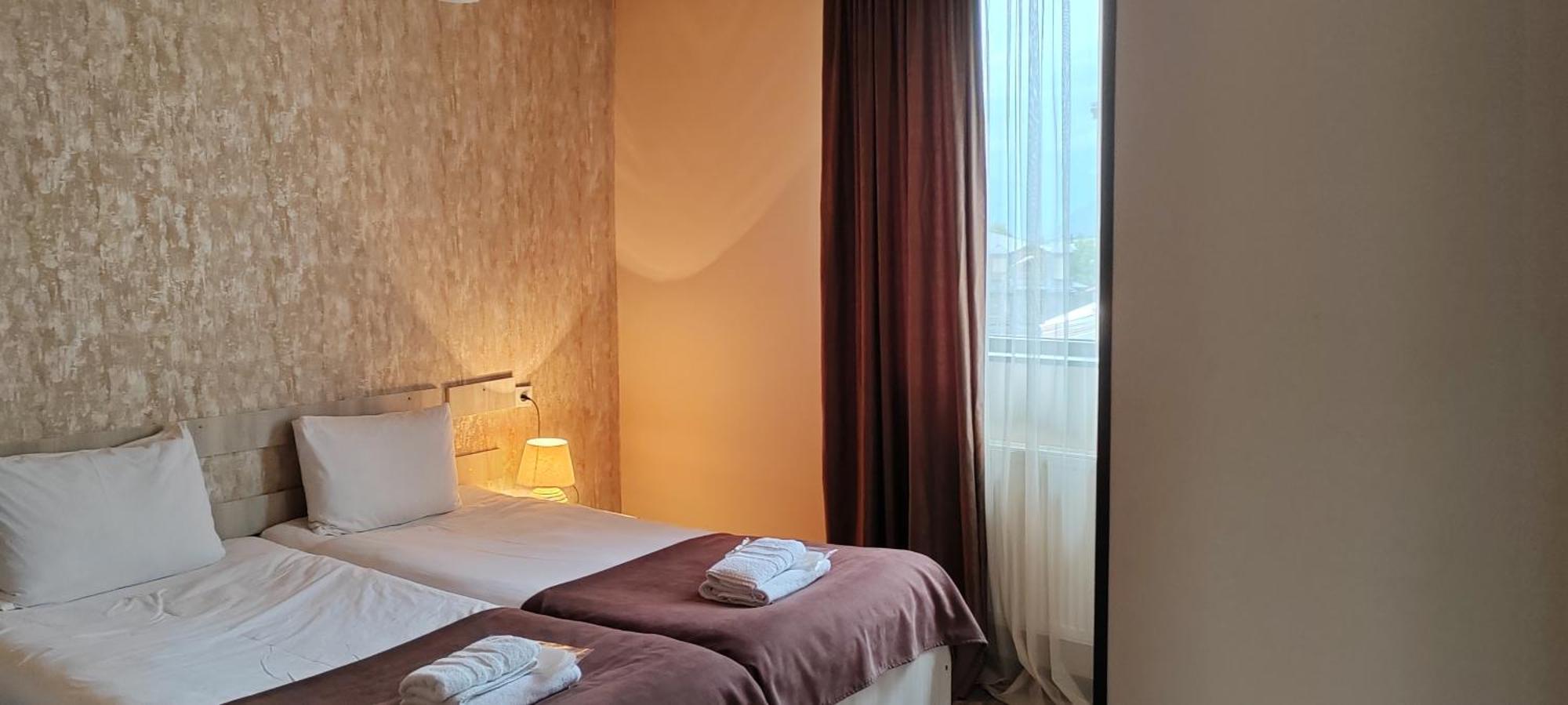 Hotel Svanseti Местія Екстер'єр фото