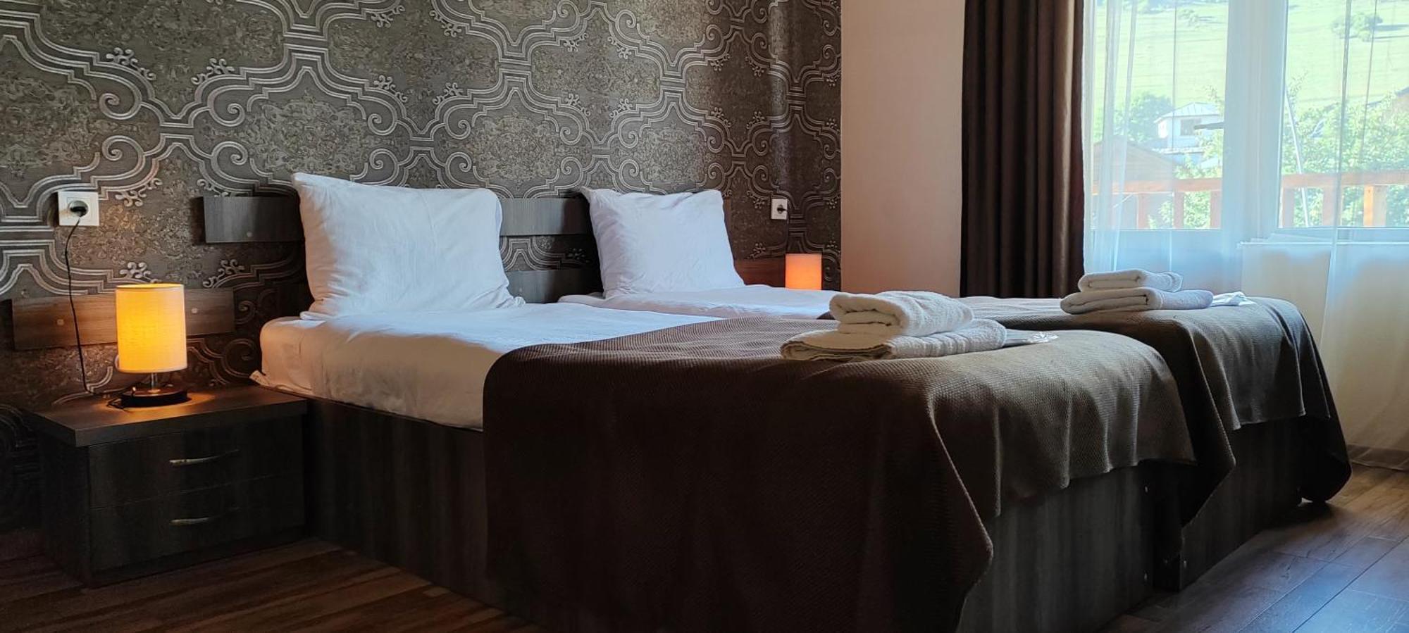 Hotel Svanseti Местія Екстер'єр фото