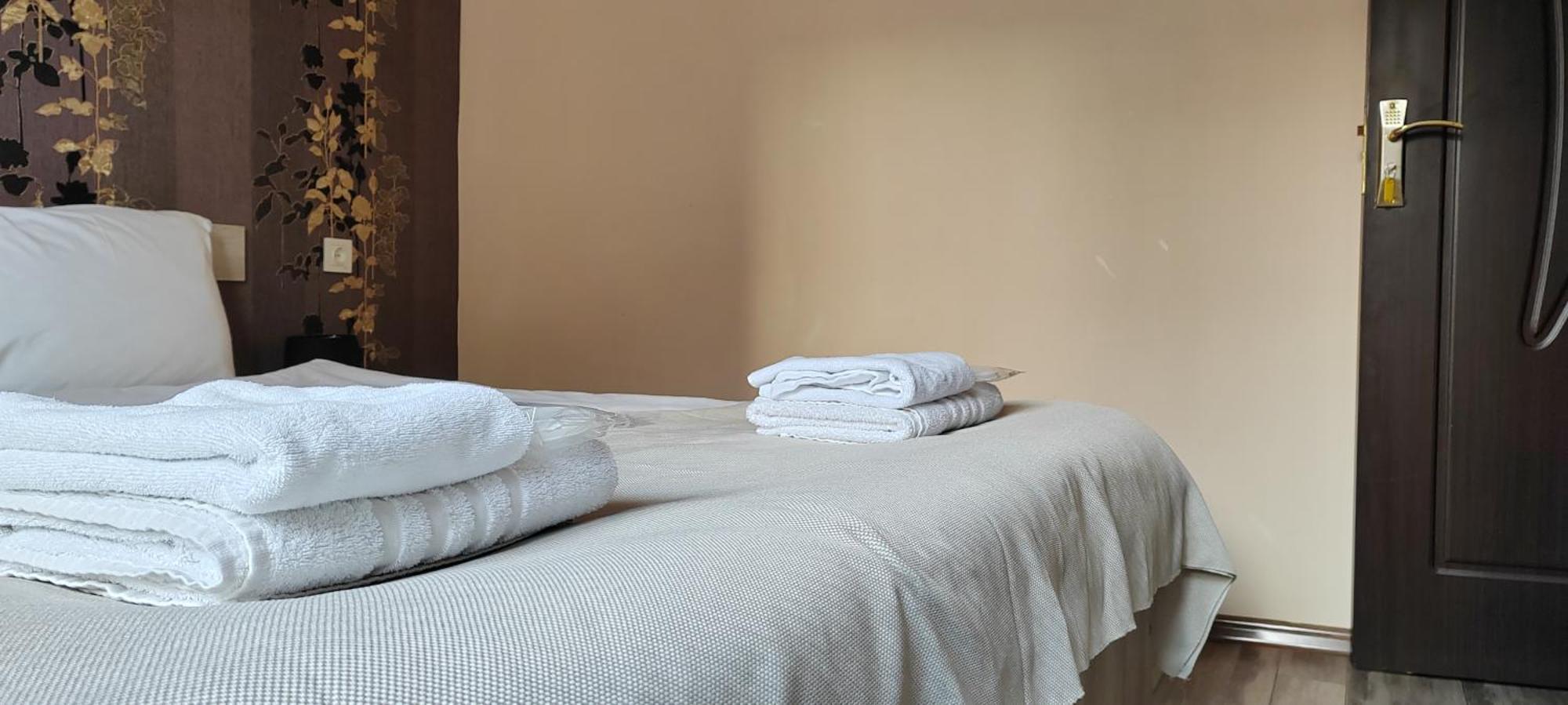 Hotel Svanseti Местія Екстер'єр фото