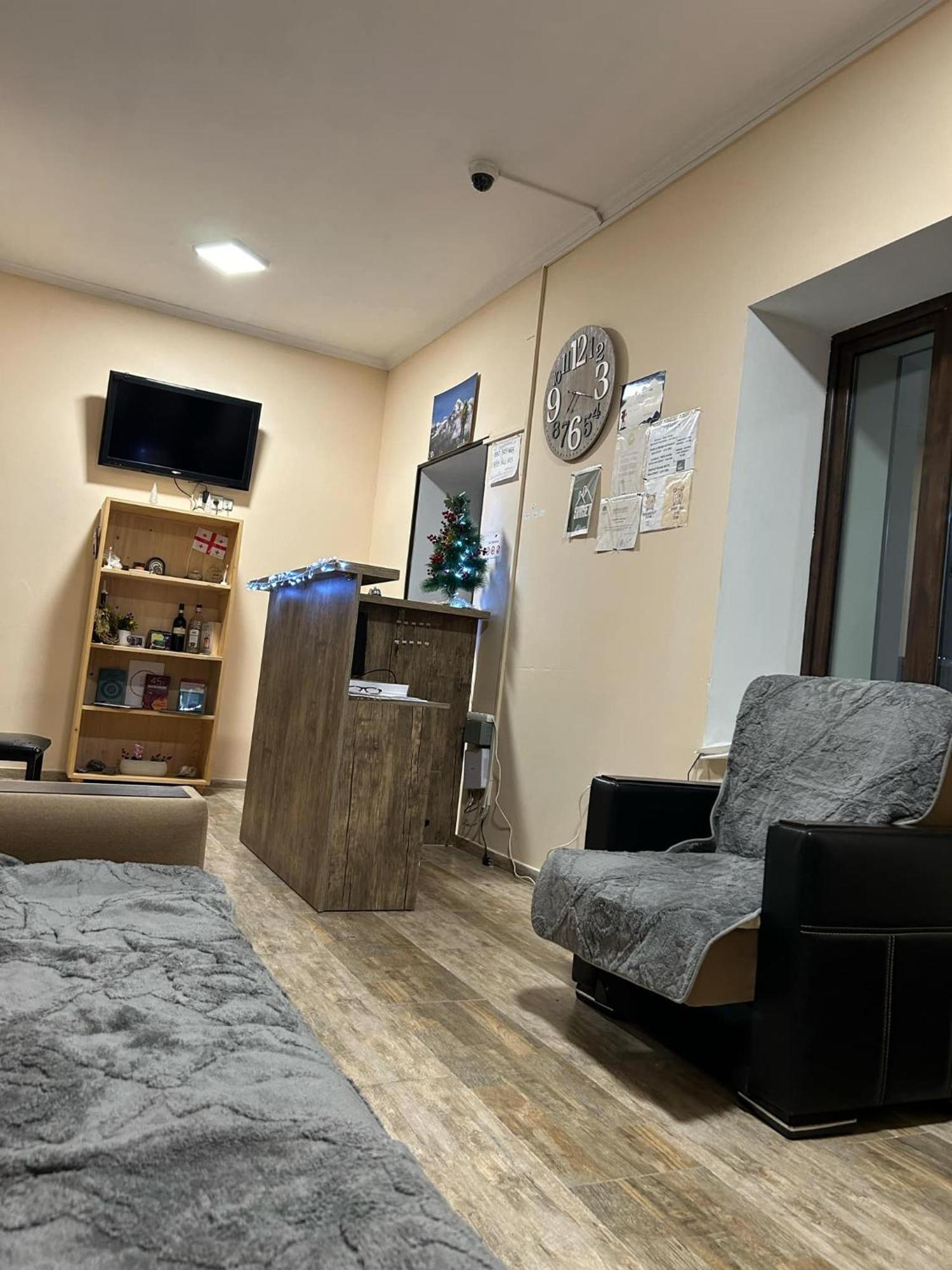Hotel Svanseti Местія Екстер'єр фото