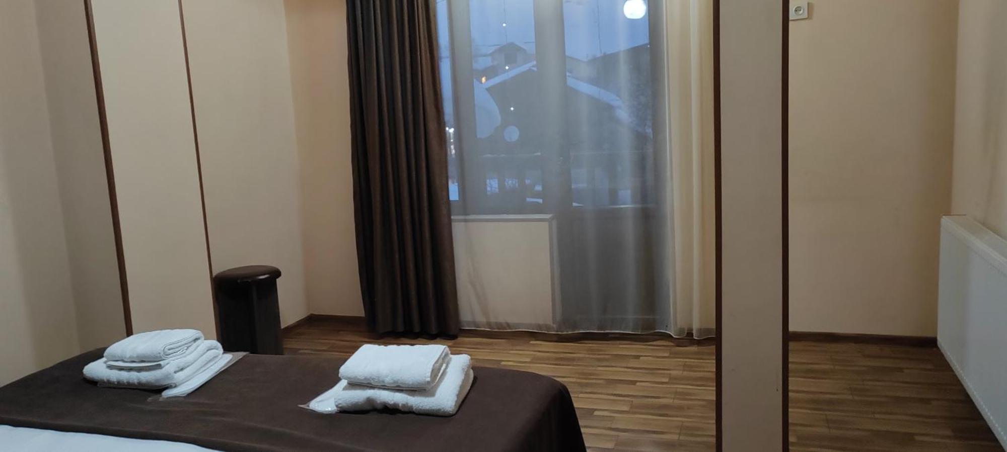 Hotel Svanseti Местія Екстер'єр фото