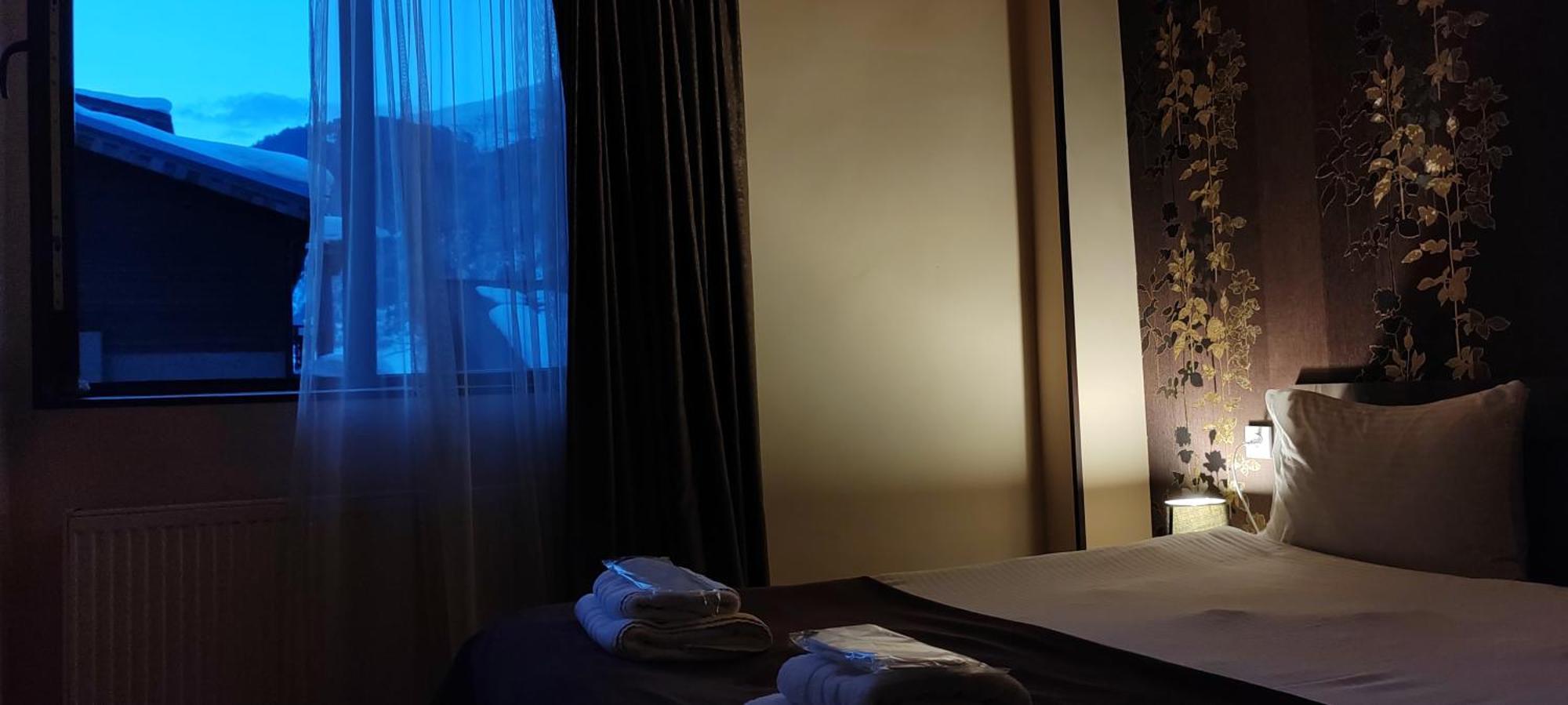 Hotel Svanseti Местія Екстер'єр фото
